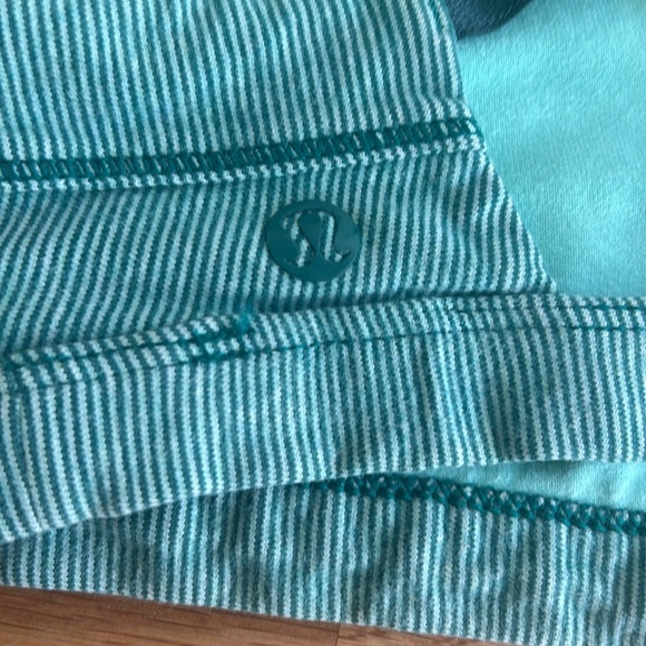 💚 Lululemon Anahatasana Bra size 8 - rare! - Picture 8 of 8